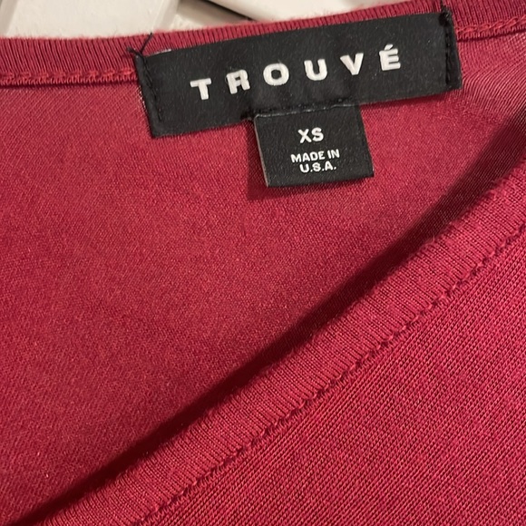 TROUVE  by Nordstrom Burgundy Wine  V-Neck Short Sleeve Tee Shirt, Size XS - Picture 3 of 6